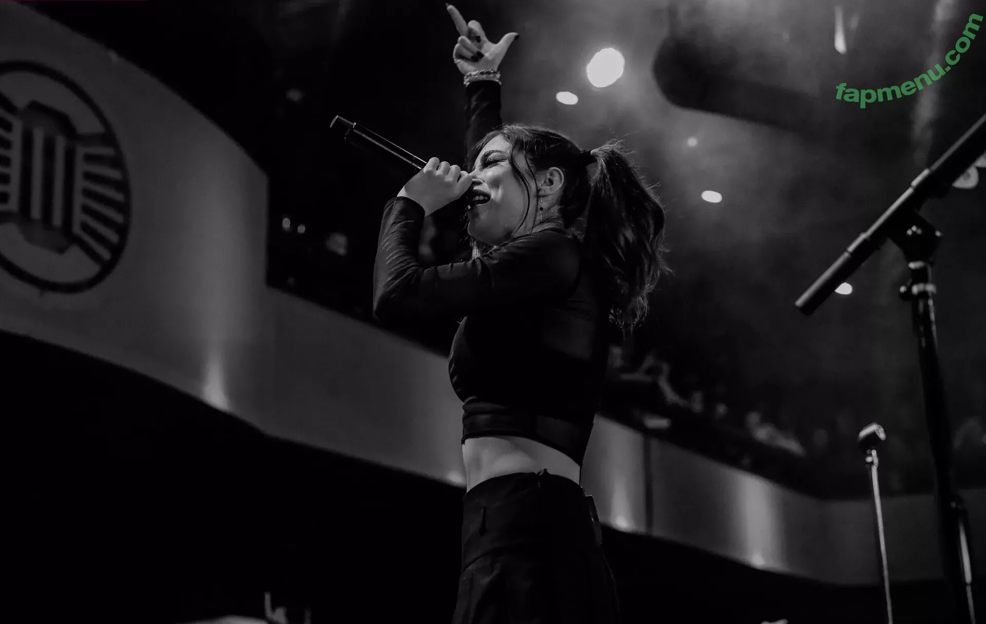 Chrissy Costanza nude photo #0012 (chrissycostanza)