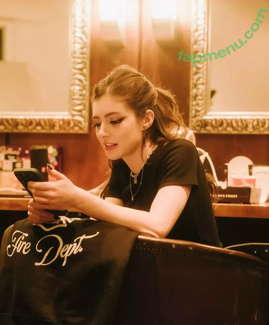 Chrissy Costanza nude photo #0018 (chrissycostanza)