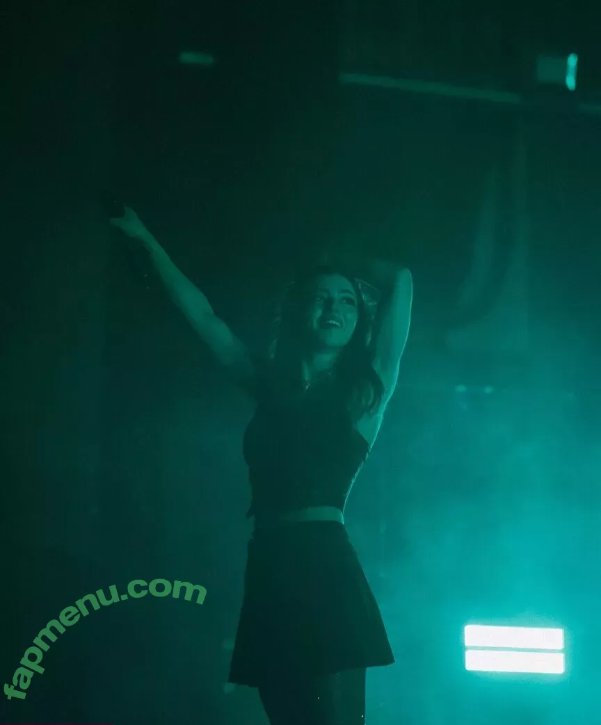 Chrissy Costanza nude photo #0024 (chrissycostanza)