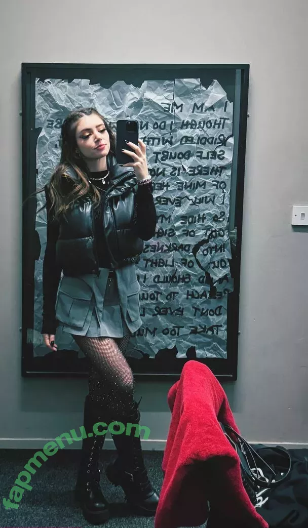 Chrissy Costanza nude photo #0032 (chrissycostanza)