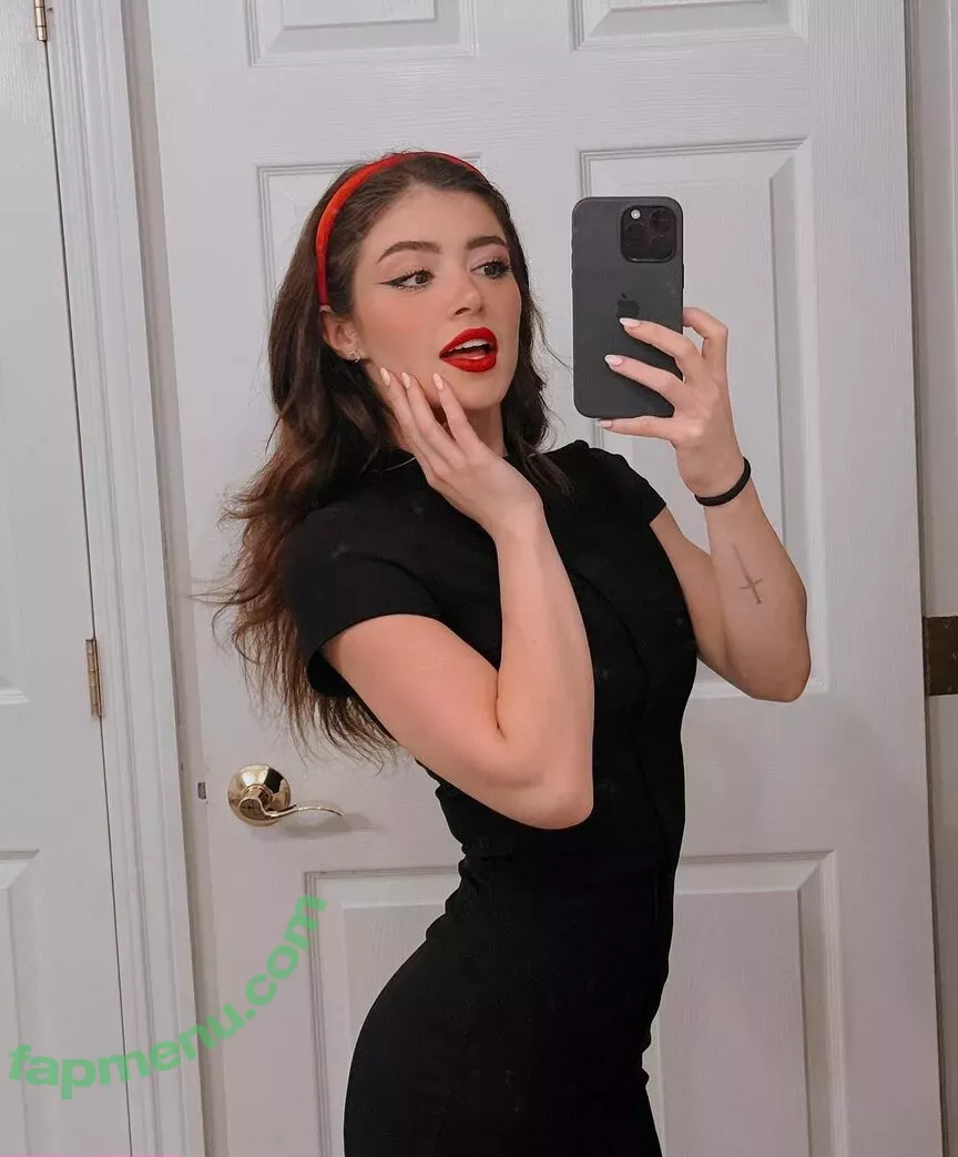 Chrissy Costanza nude photo #0046 (chrissycostanza)