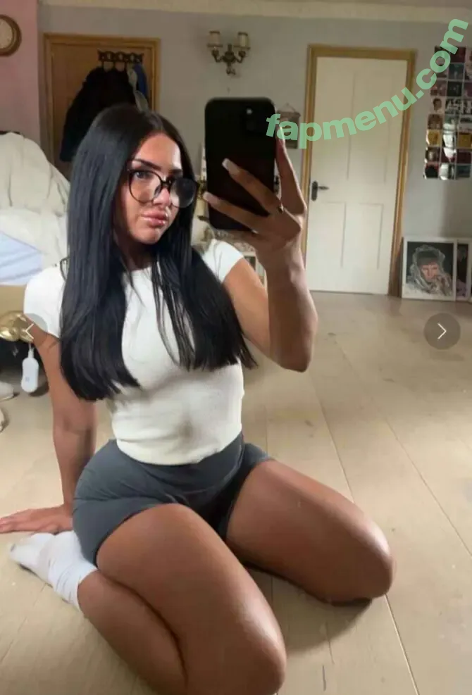 Christabellaeee nude photo #0044 (Christabellaeee)
