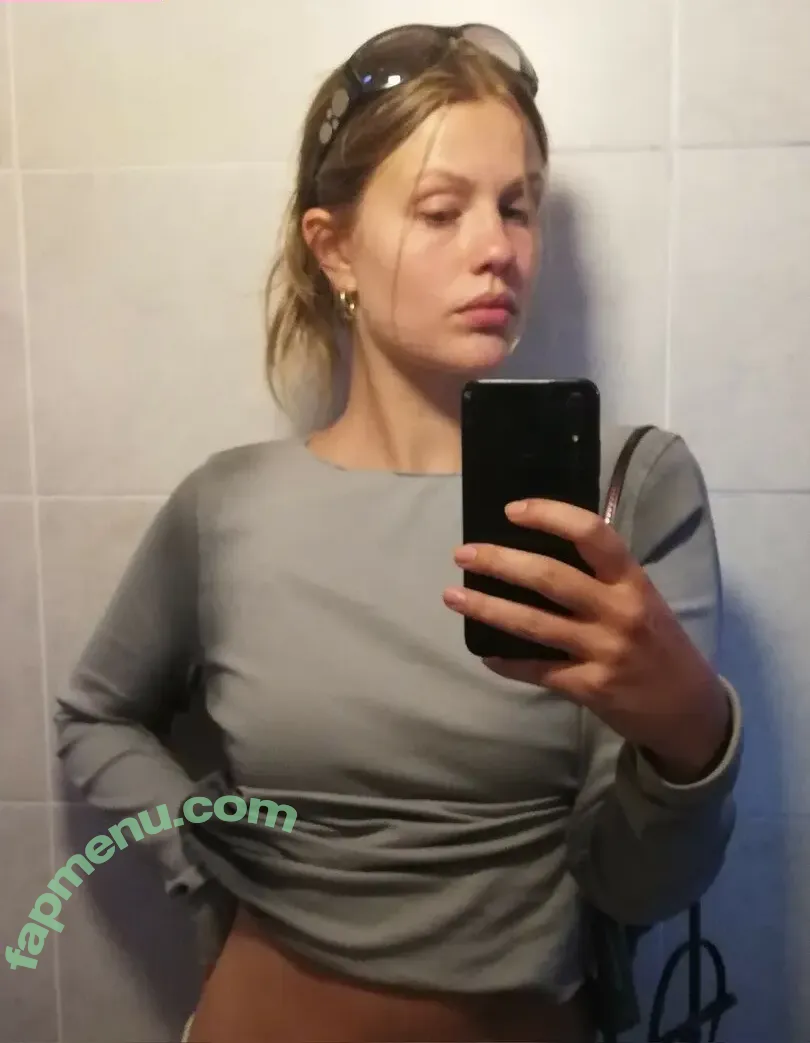 Christiane F nude photo #0006 (isa_m_2001)