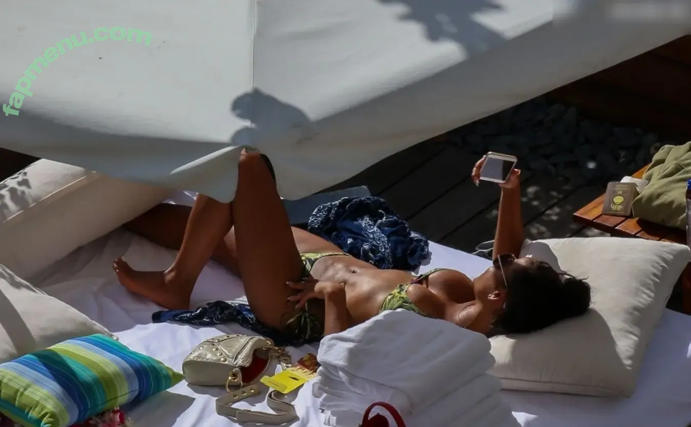 Christina Milian nude photo #1672 (christinamilian / kacytgirl)