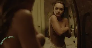 Christina Ricci / ChristinaRicci / riccigrams nude photo #0618