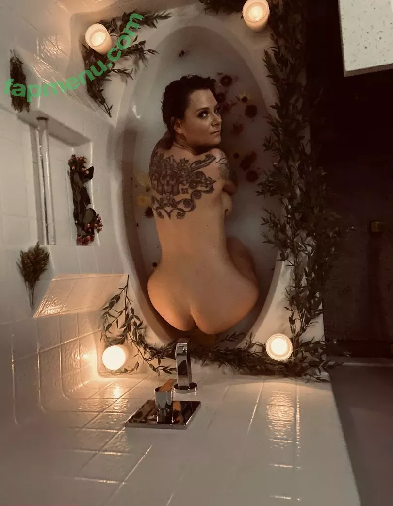 chroniclesofatiredassmom nude photo #0031 (tattooedoutlaw16)
