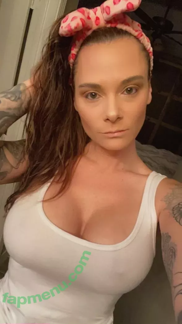chroniclesofatiredassmom nude photo #0106 (tattooedoutlaw16)