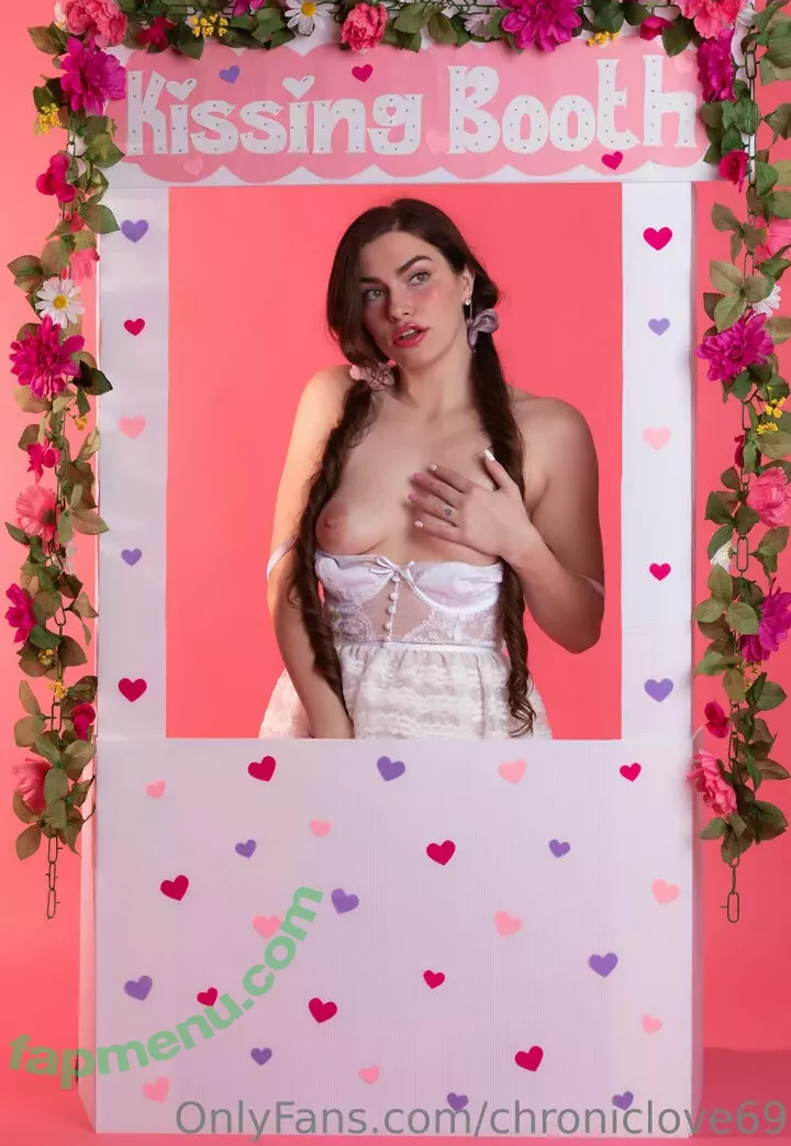 Chroniclove nude photo #0105 (Chroniclove69 / marleyschroniclove)
