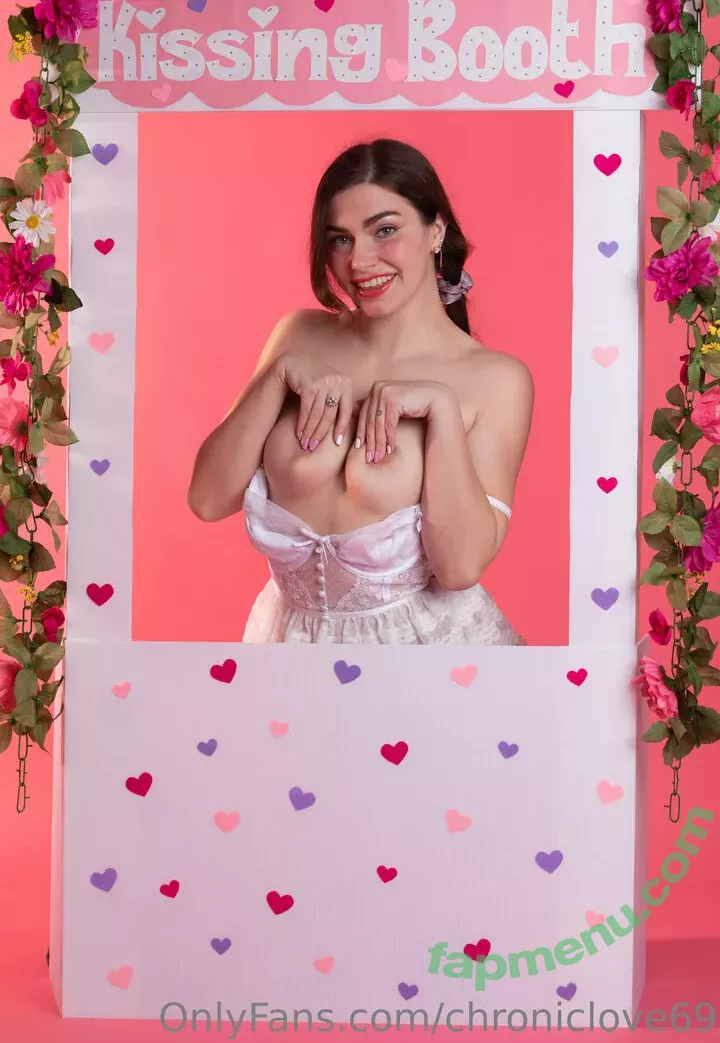 Chroniclove nude photo #0116 (Chroniclove69 / marleyschroniclove)