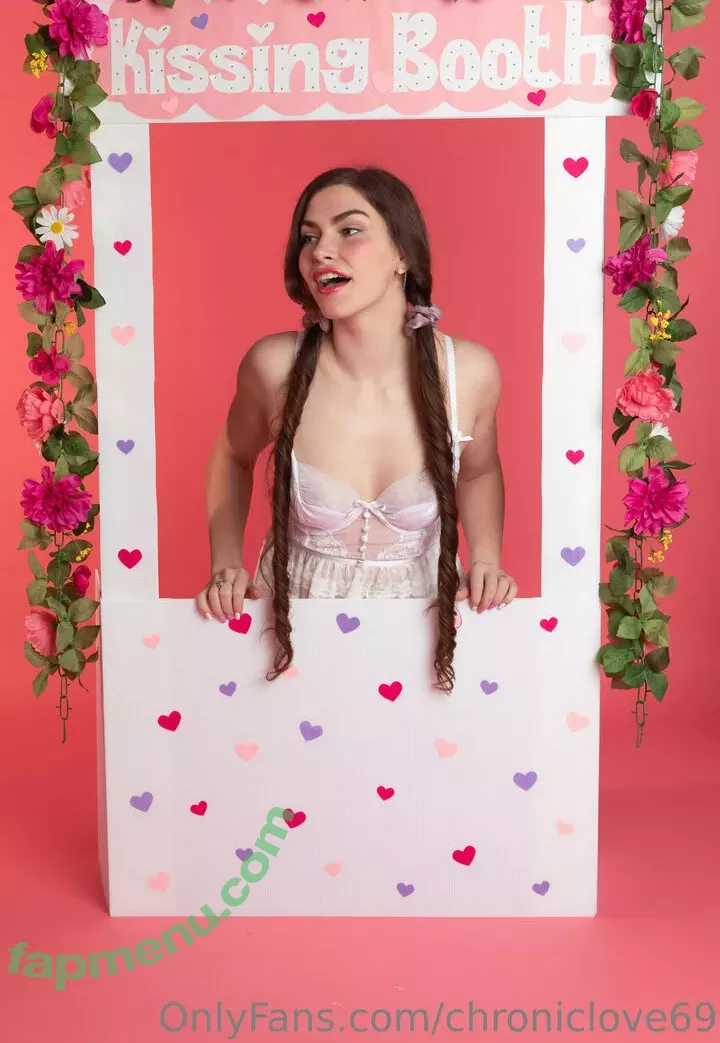 Chroniclove nude photo #0119 (Chroniclove69 / marleyschroniclove)