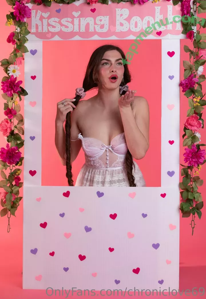 Chroniclove nude photo #0121 (Chroniclove69 / marleyschroniclove)