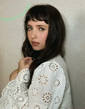 Clairo / Claire Cottrill nude photo #0236