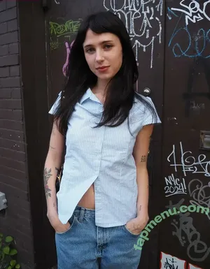 Clairo / Claire Cottrill nude photo #0269