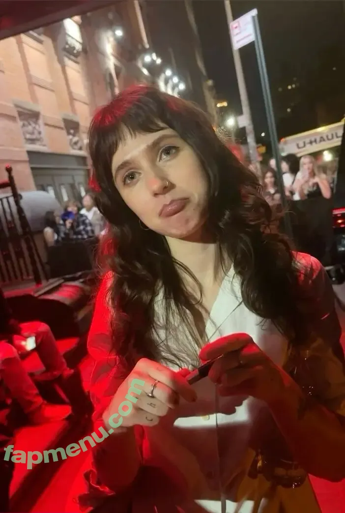 Clairo nude photo #0075 (Claire Cottrill)