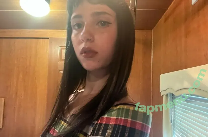 Clairo nude photo #0206 (Claire Cottrill)