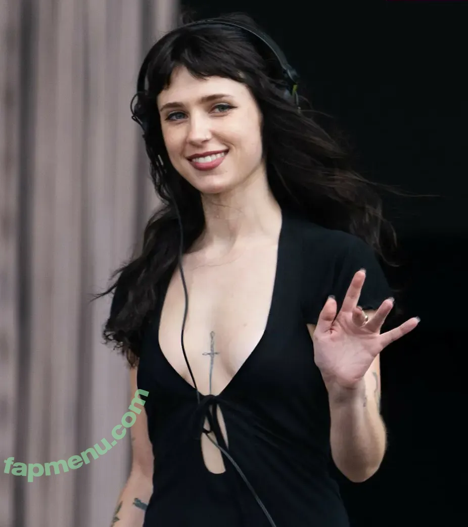 Clairo nude photo #0215 (Claire Cottrill)