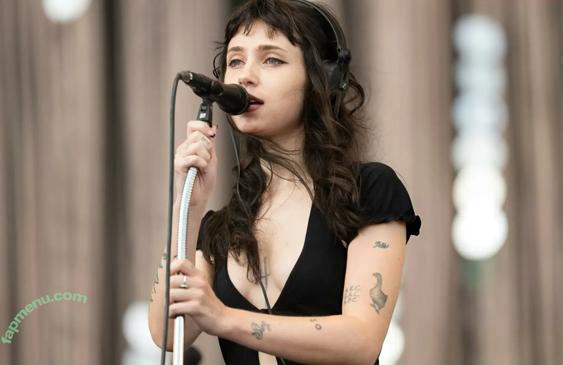 Clairo nude photo #0217 (Claire Cottrill)