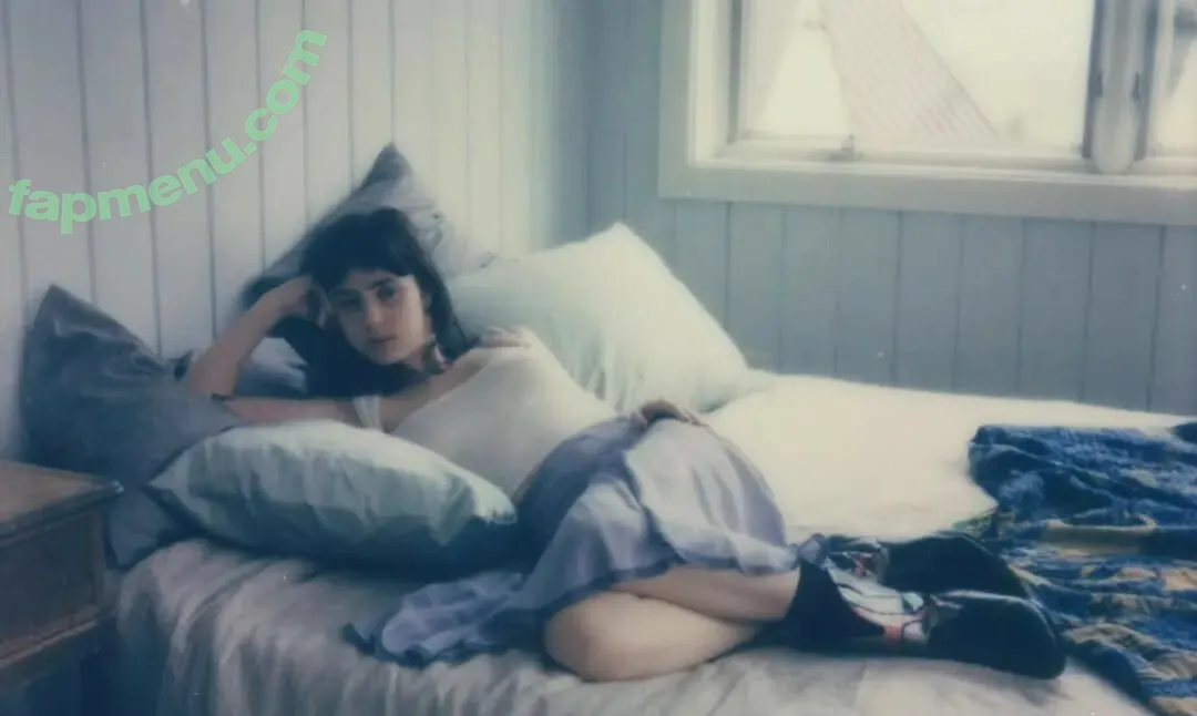 Clairo nude photo #0222 (Claire Cottrill)