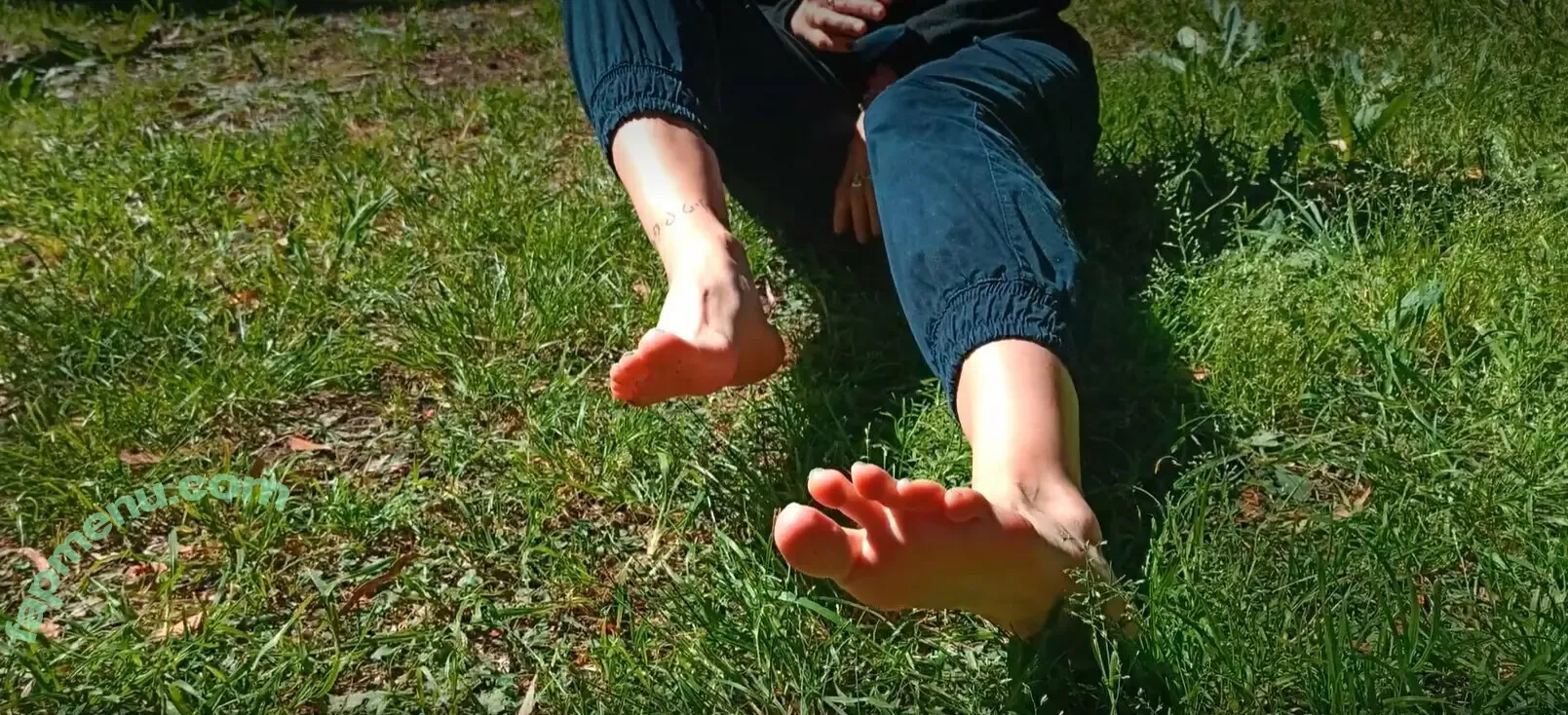 clarita.feet nude photo #0226 (visitsantaclarita)