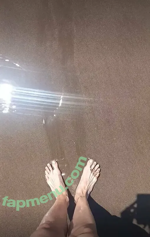 clarita.feet nude photo #0248 (visitsantaclarita)