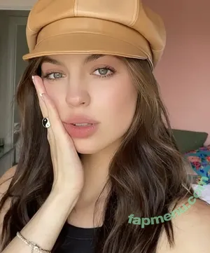 Claudia Sulewski / claudiasulewski nude photo #0014