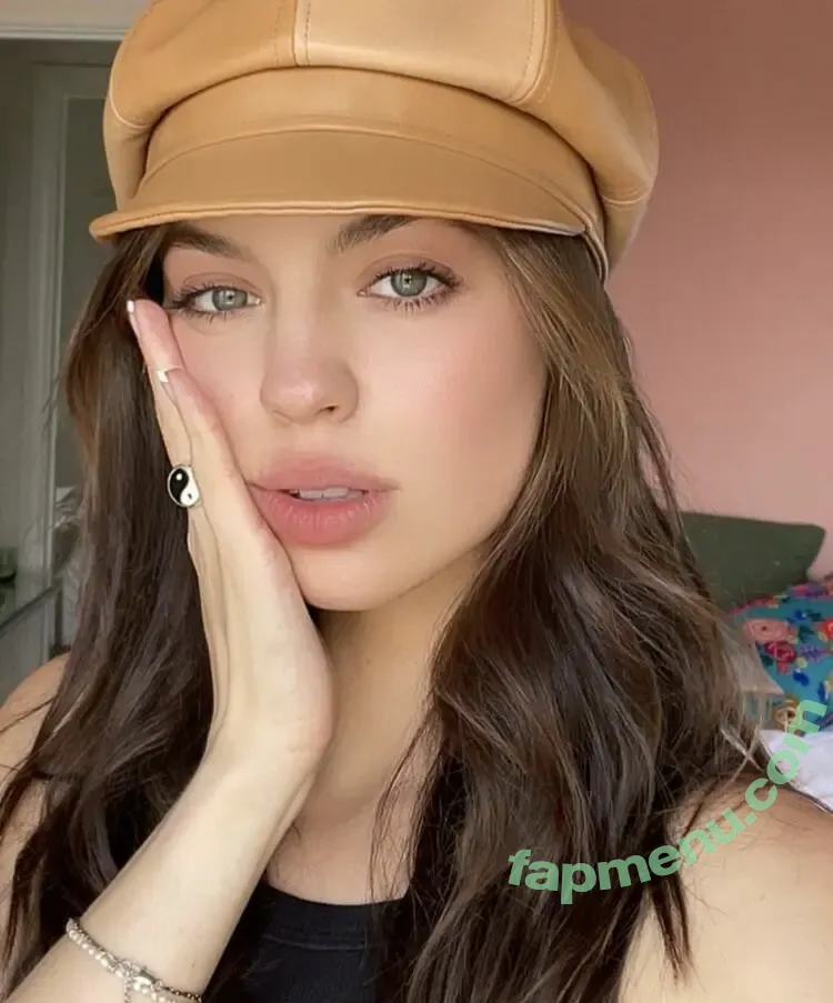 Claudia Sulewski nude photo #0014 (claudiasulewski)