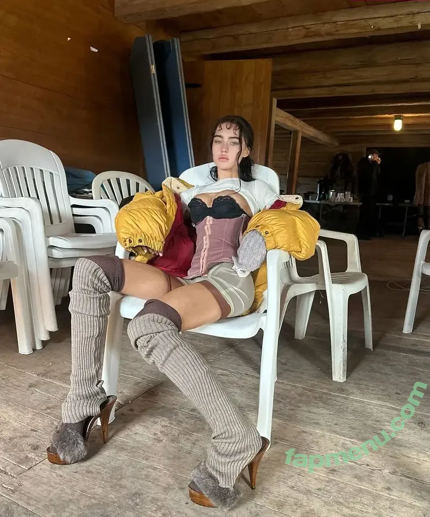 Claudia Valentina nude photo #0052 (claudia_valentina__ / summerandthelovinseasy)