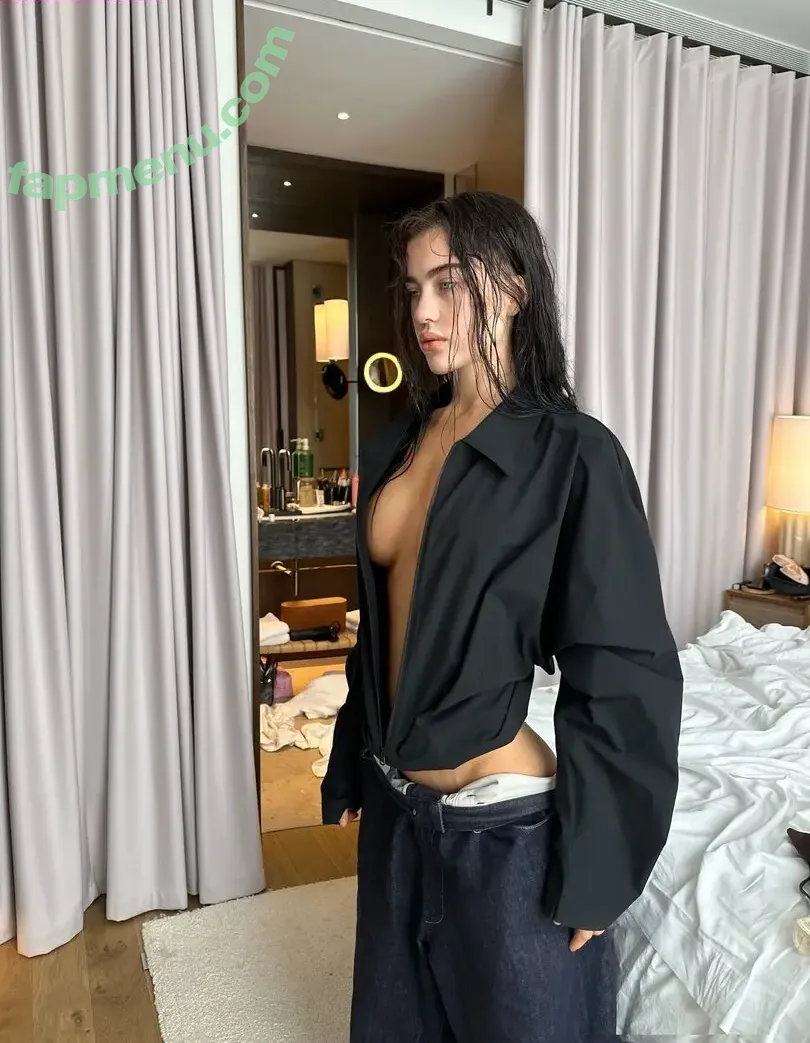 Claudia Valentina nude photo #0062 (claudia_valentina__ / summerandthelovinseasy)