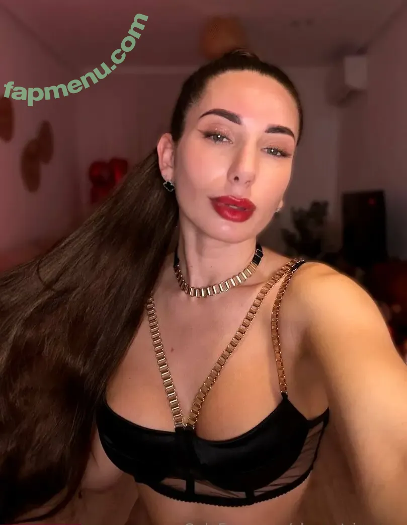 cleopatrice.me nude photo #0050 (cleopatrice.me)