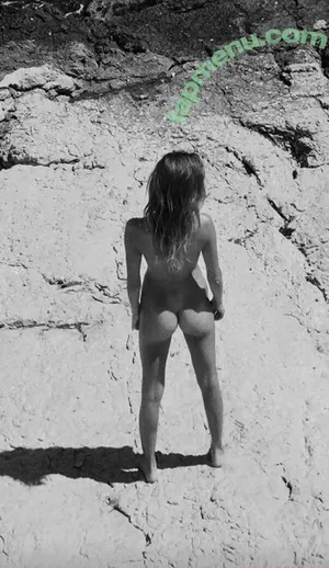  nude photo #0005