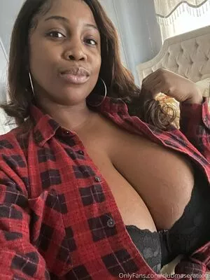 clubmaseratixxx / officialclubmasi_ nude photo #0227