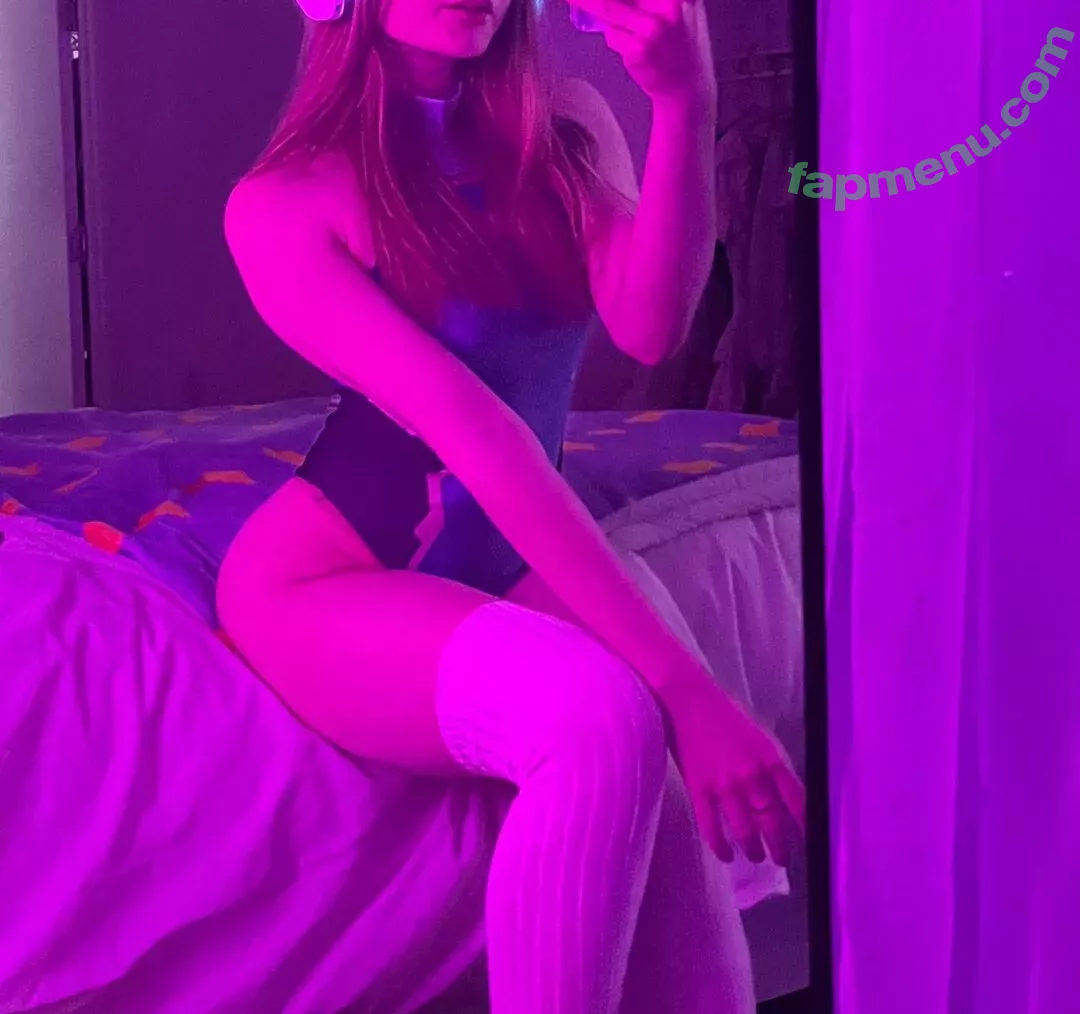 Comflly nude photo #0022 (comfy_li)