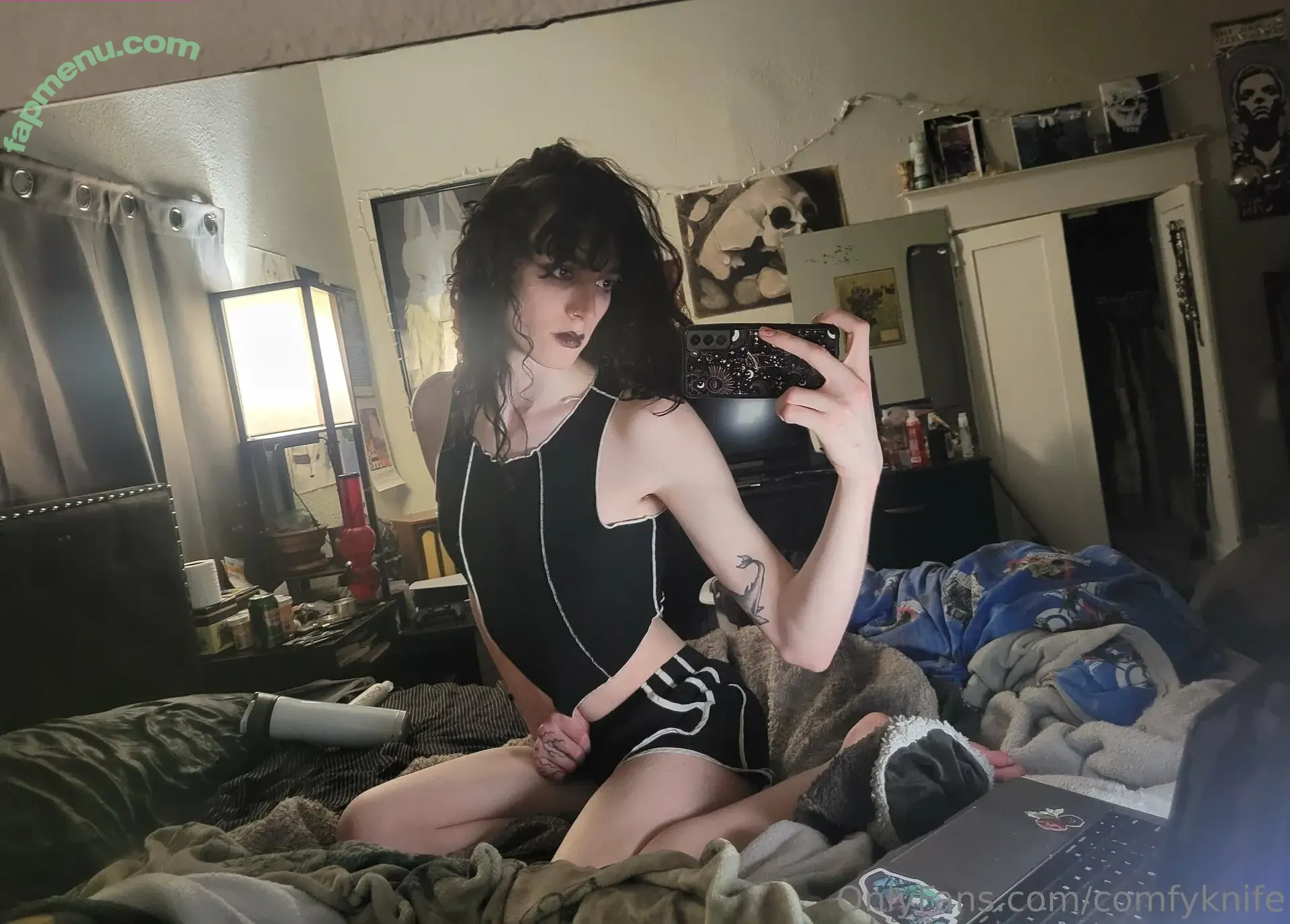 comfyknife nude photo #0022 (comfyknife)