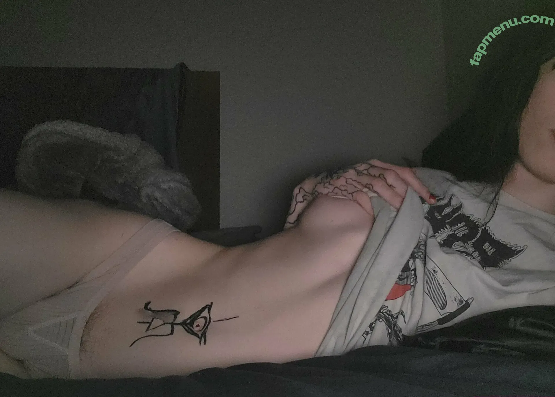 comfyknife nude photo #0024 (comfyknife)