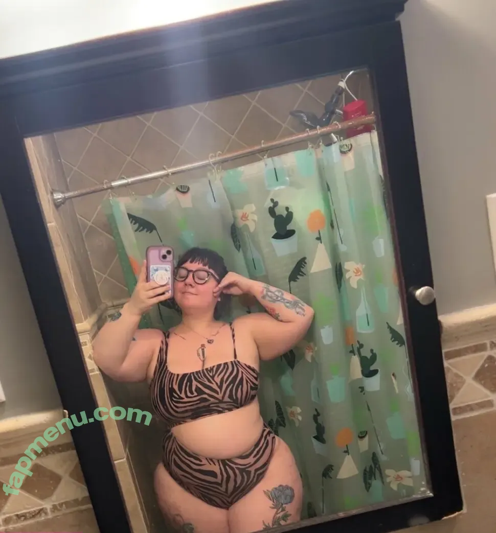 Comicbookdays nude photo #0058 (Pixar Mom Dump Truck Ass)