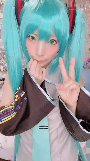 como.exe / Comonun / hitori.exe nude photo #0123
