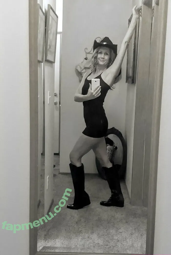 consciousness nude photo #0006 (consciousness_expansion)