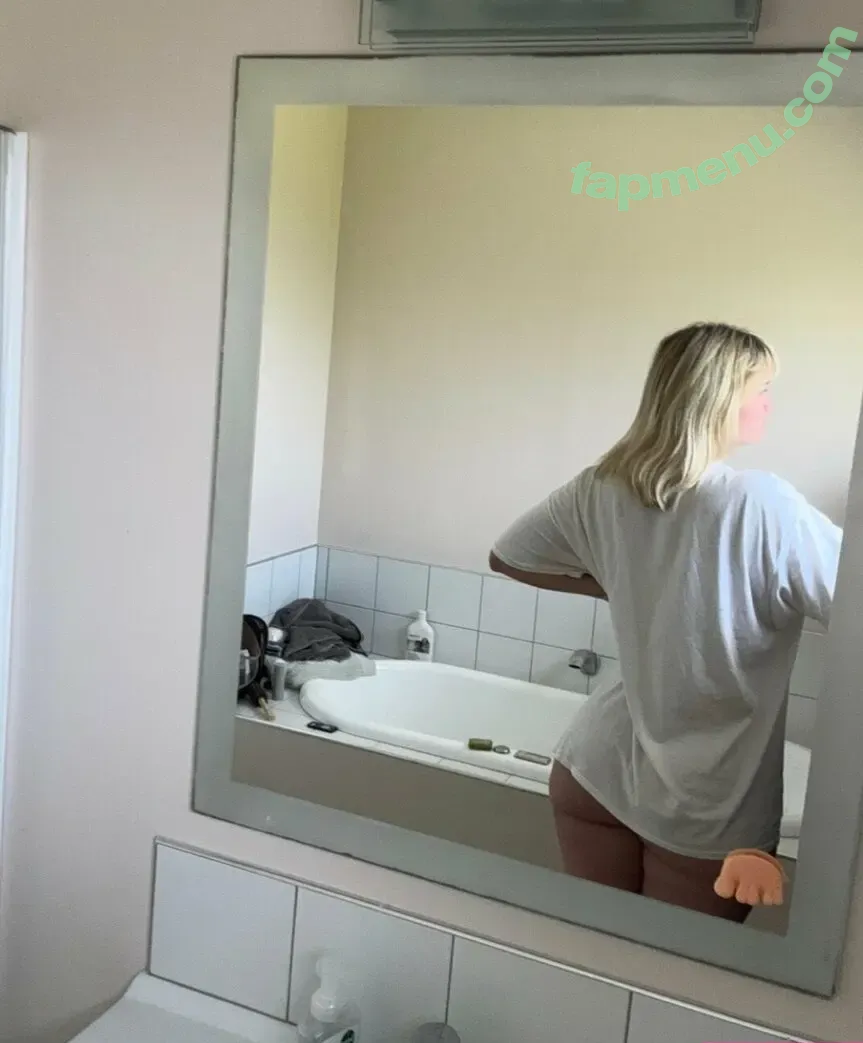 corinna nude photo #0021 (corinnakopf)
