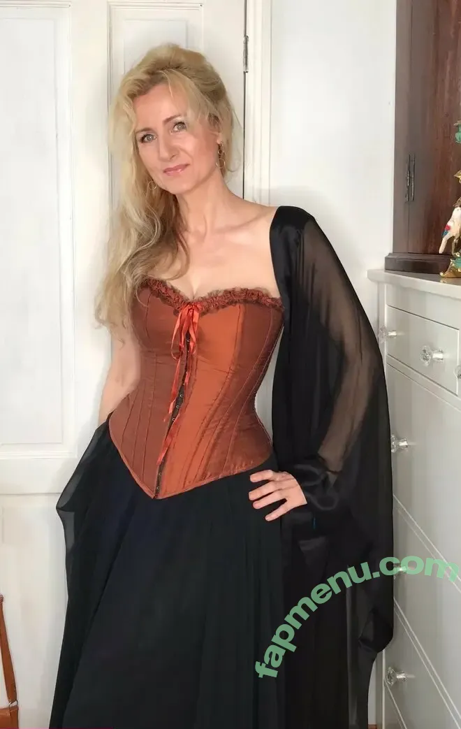 Corrinne Wicks nude photo #0129 (corrinnewicks)