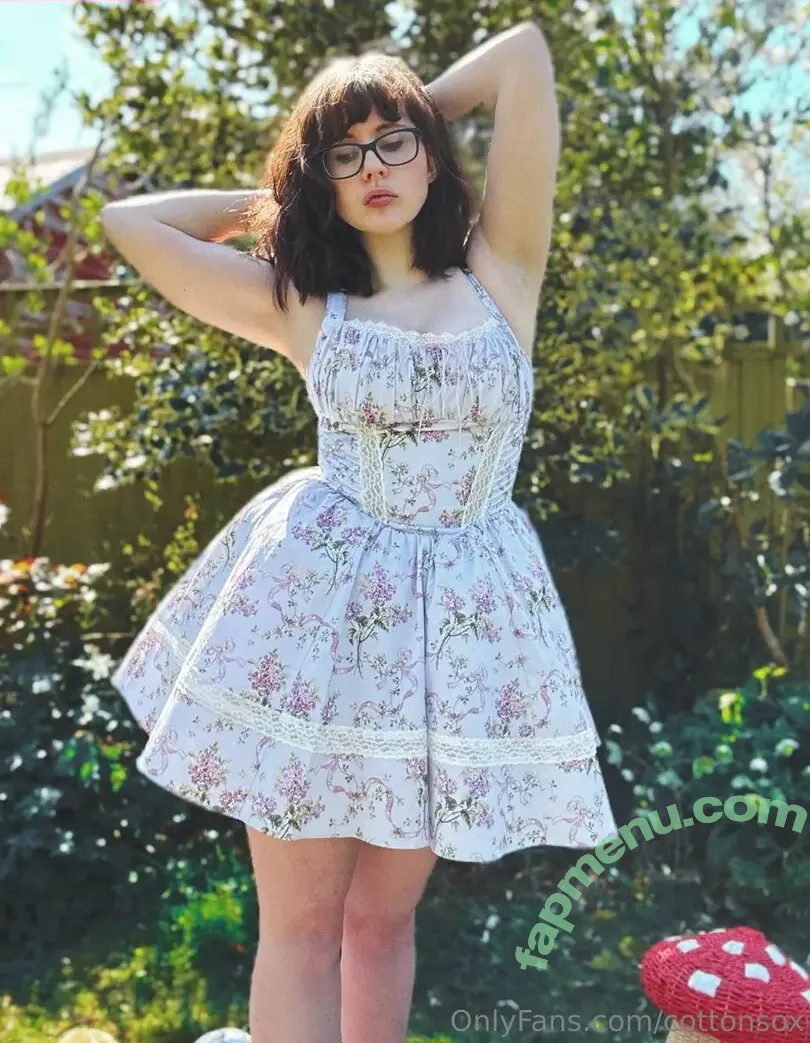 Cottonsox nude photo #0006 (alicecottonsox)