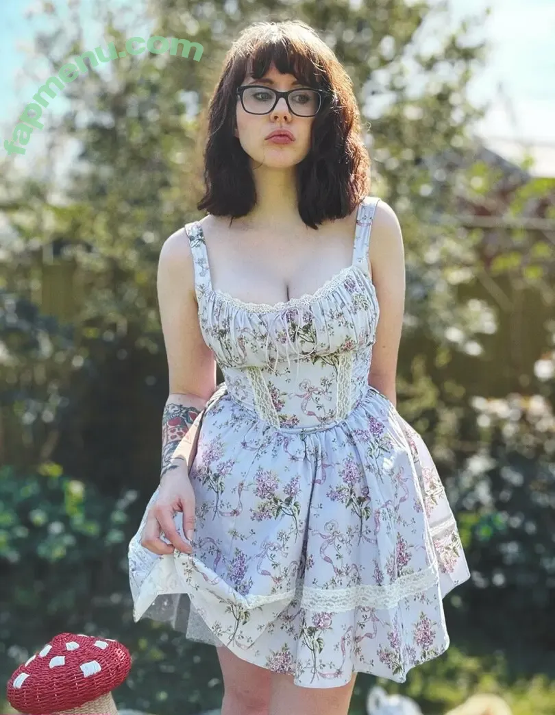 Cottonsox nude photo #0007 (alicecottonsox)