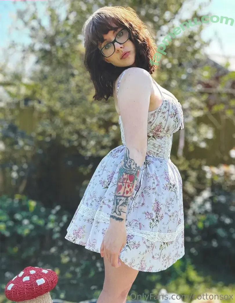 Cottonsox nude photo #0014 (alicecottonsox)