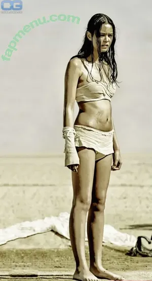 Courtney Eaton / courtneyeaton nude photo #0065