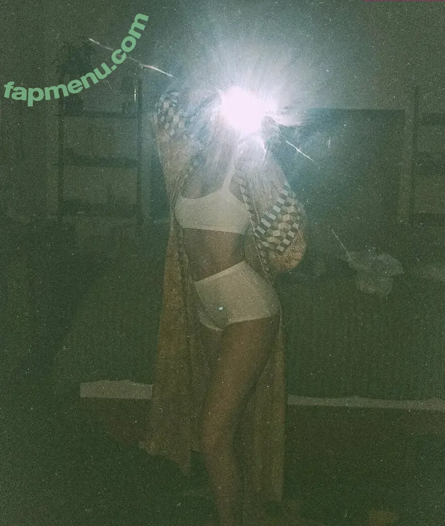 Courtney Miller nude photo #0946 (co_mill / pikagurlx / typicalvlogs)
