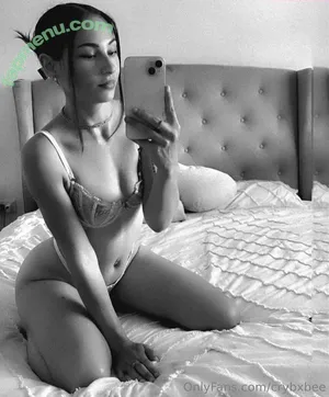 crybxbee / crybaebyxx nude photo #0013