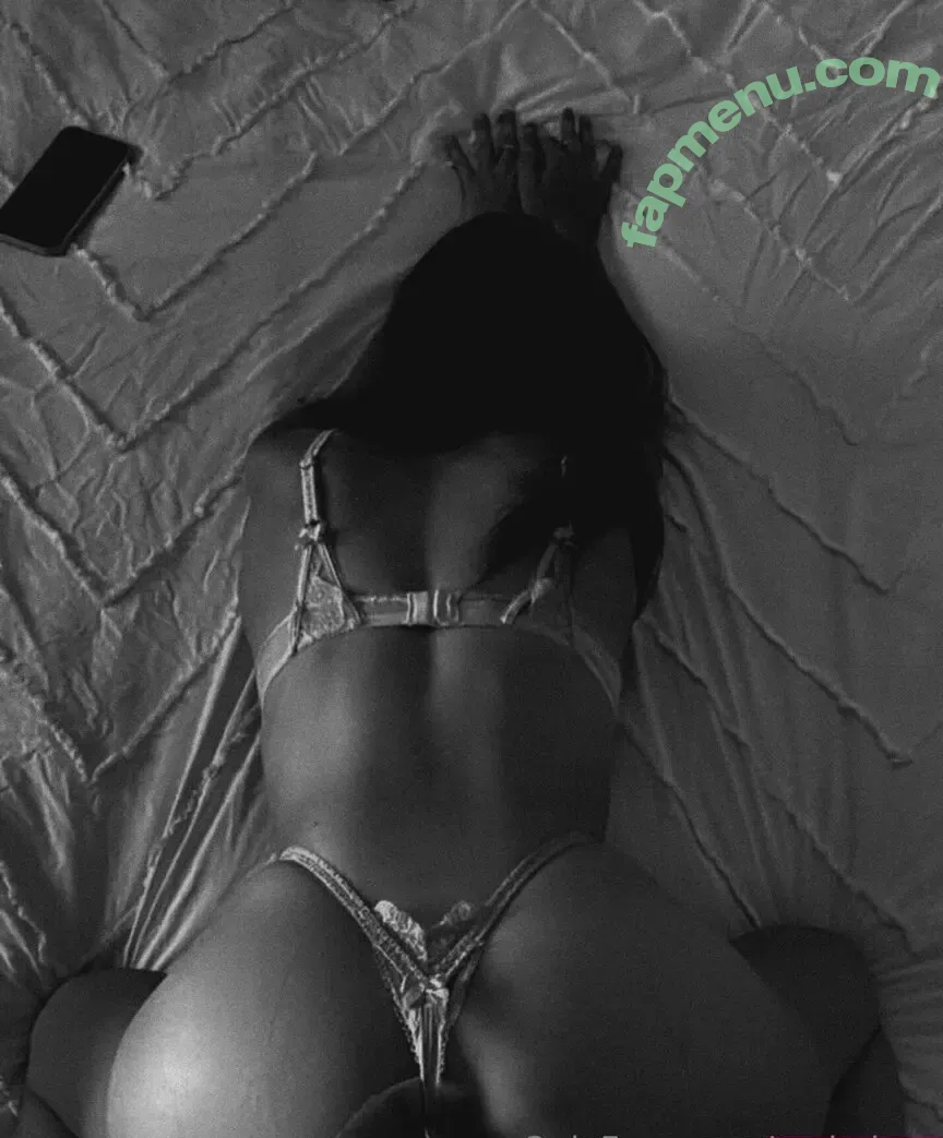 crybxbee nude photo #0022 (crybaebyxx)