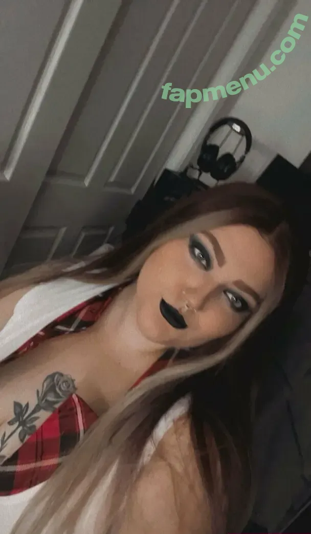 crystalmth28 nude photo #0005 (crystalmathis_)