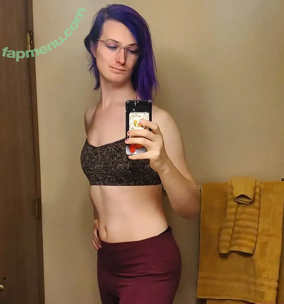 Cuddlebug nude photo #0021 (cuddlebugof)