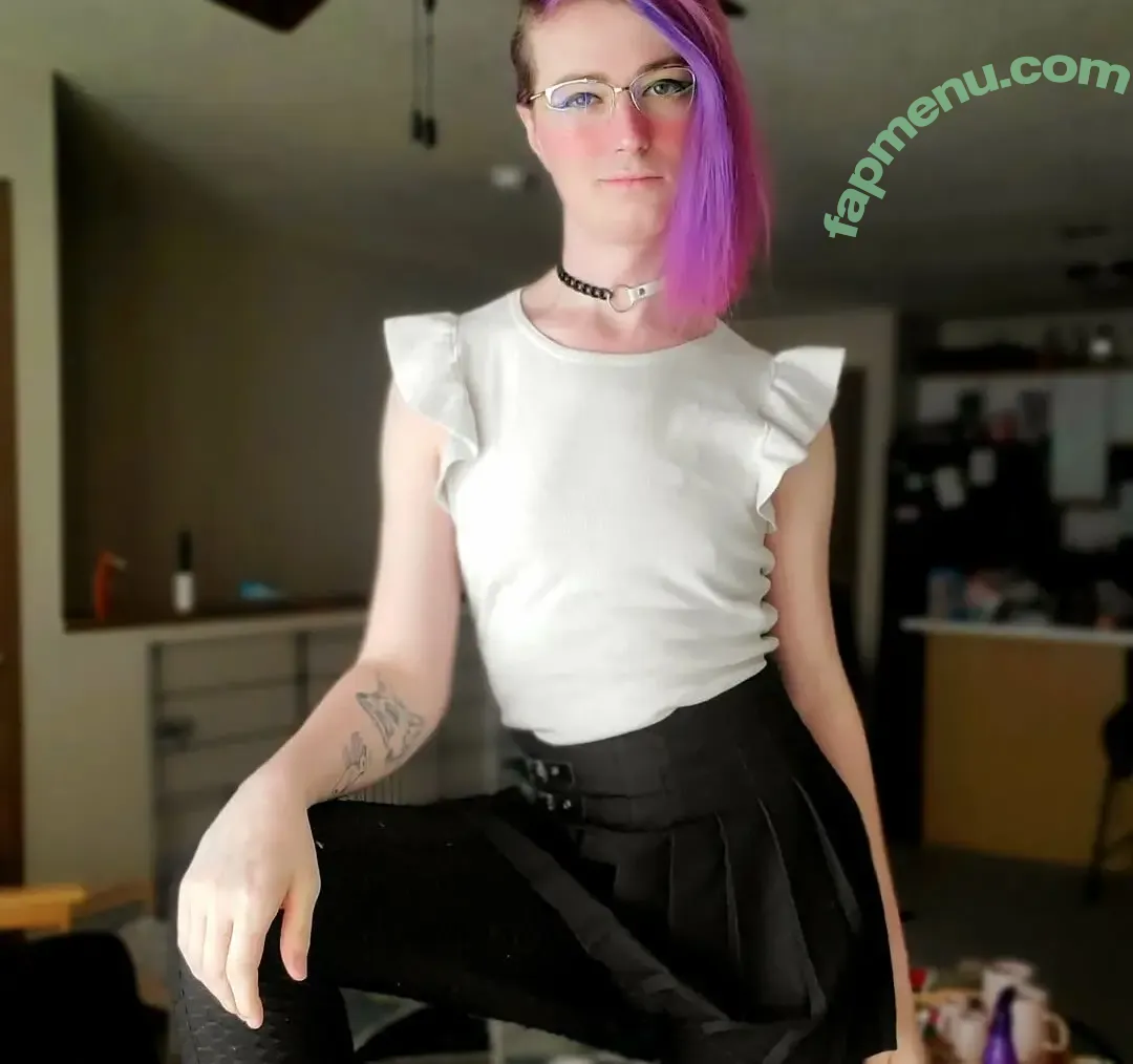 Cuddlebug nude photo #0040 (cuddlebugof)