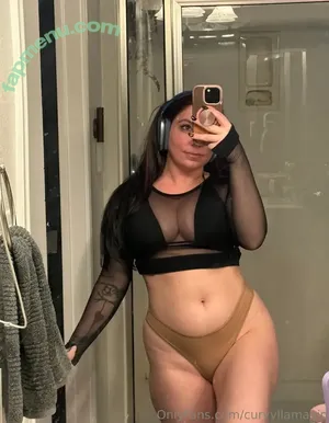 Curvyllama nude photo #0009